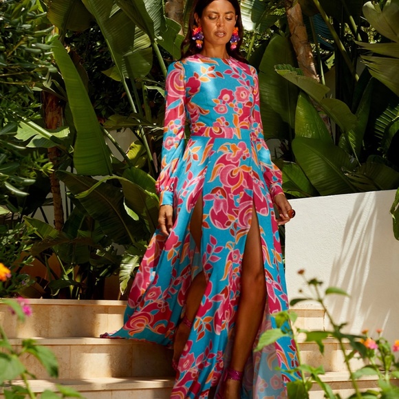 NADINE MERABI - Picture 2 of 11